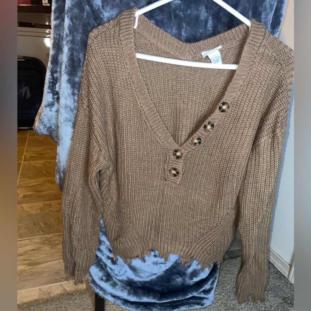 SMALL | Rue21 | Brown V-Neck Sweater with Frayed Edges